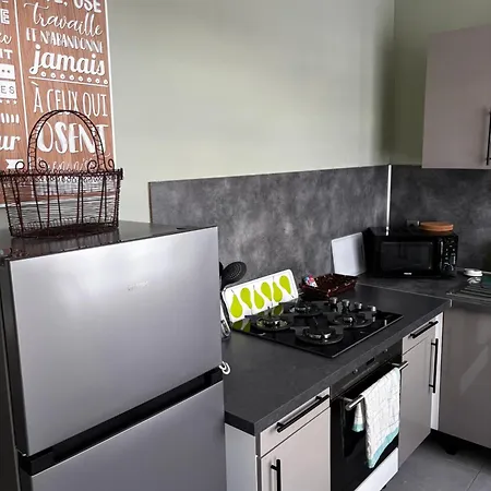 Maison 2-4 Personnes Au Calme アパート *